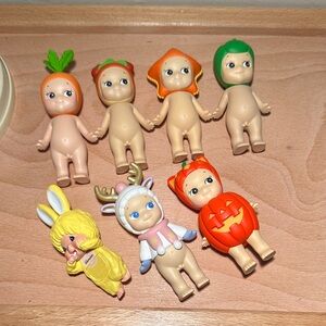 Sonny Angels and Monchhichi hipper